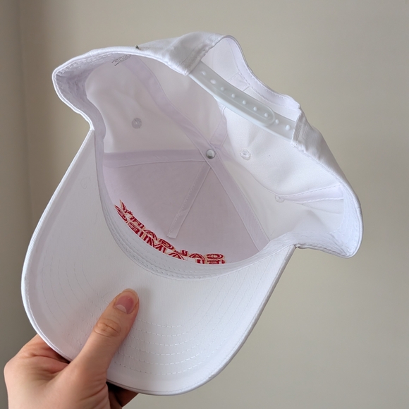 New Men's Calgary Flames White Cap - Picture 5 of 6